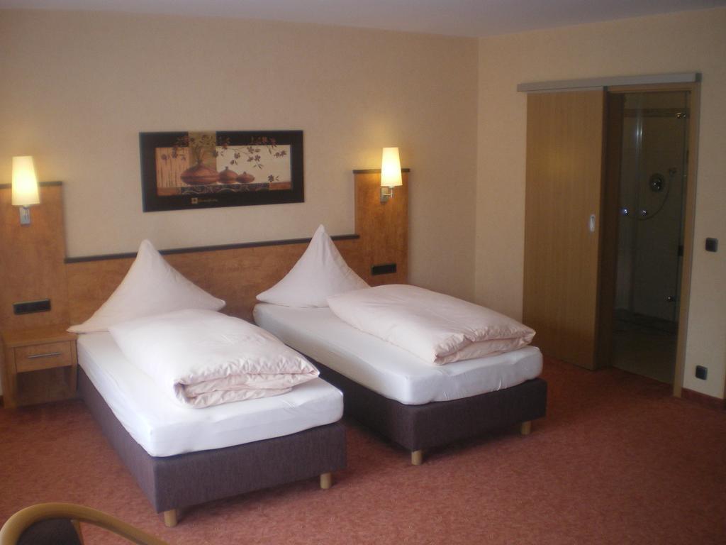 Hotel Gasthof Kaesser Ансбах Екстер'єр фото