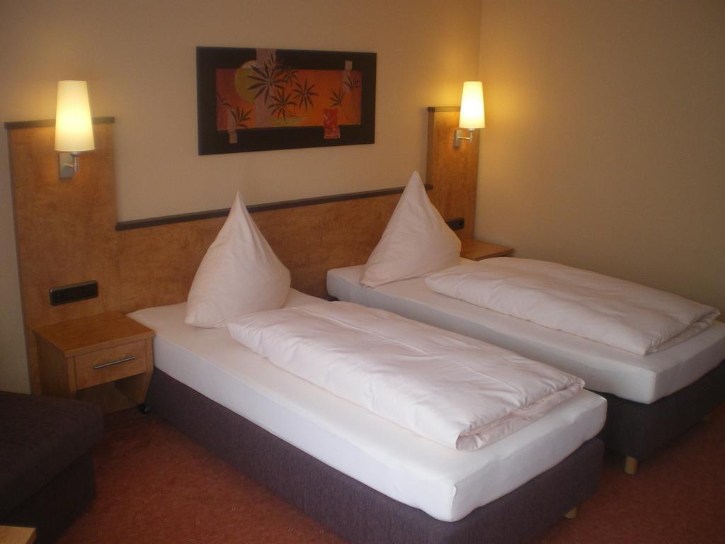 Hotel Gasthof Kaesser Ансбах Екстер'єр фото