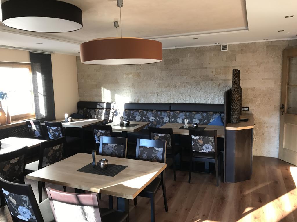 Hotel Gasthof Kaesser Ансбах Екстер'єр фото