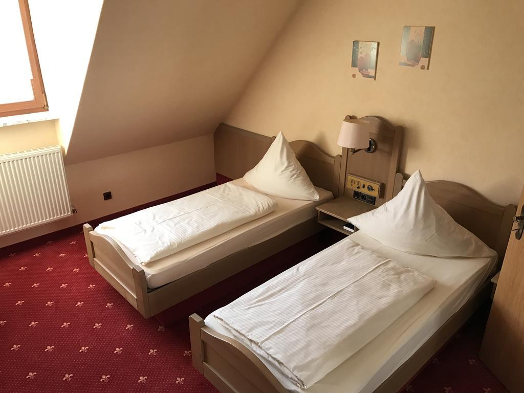 Hotel Gasthof Kaesser Ансбах Екстер'єр фото